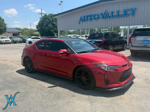 Used 2016 Scion tC FWD image 1