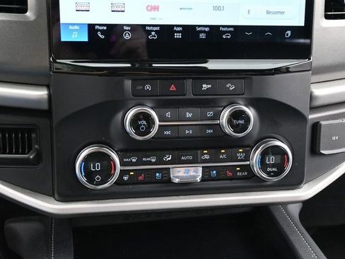 Used 2024 Ford Expedition XLT AWD/4WD image 26