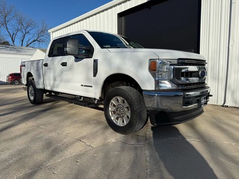 Used 2020 Ford F250 XLT image 2