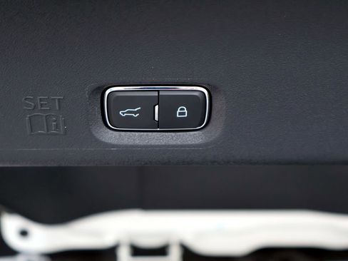 Used 2025 Ford Expedition Tremor AWD/4WD image 25