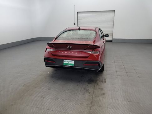 Used 2025 Hyundai Elantra Sport FWD image 7