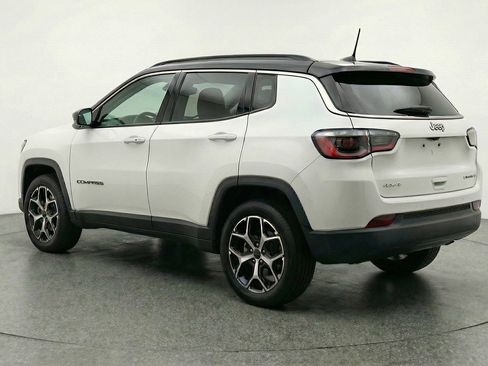 Used 2025 Jeep Compass Limited AWD/4WD image 6