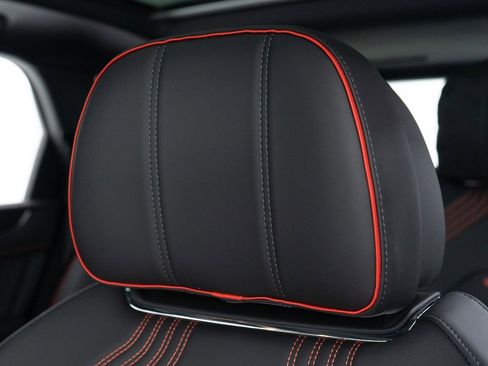 Certified 2025 Bentley Bentayga image 17