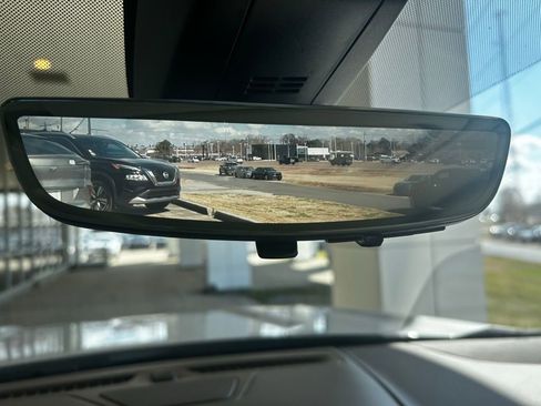 Used 2022 GMC Yukon XL Denali w/ Denali Ultimate Package image 16