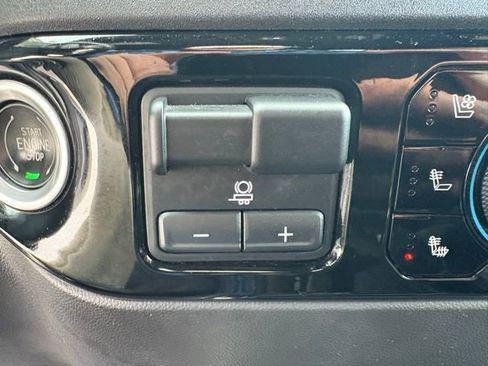 Used 2022 Chevrolet Silverado 1500 ZR2 w/ Technology Package image 23