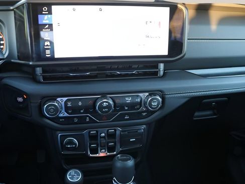 New 2026 Jeep Gladiator Sport image 20