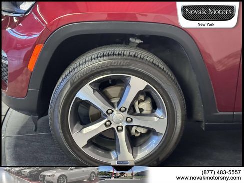 Used 2023 Jeep Grand Cherokee Limited AWD/4WD image 5