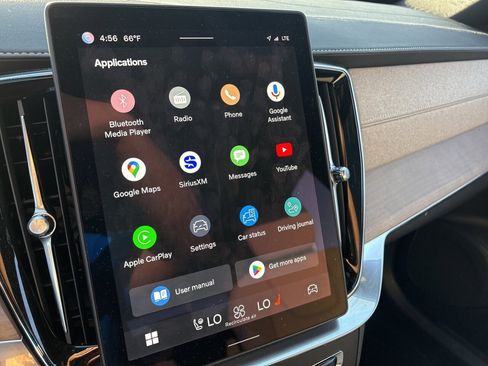 Used 2025 Volvo XC90 B6 Plus image 21