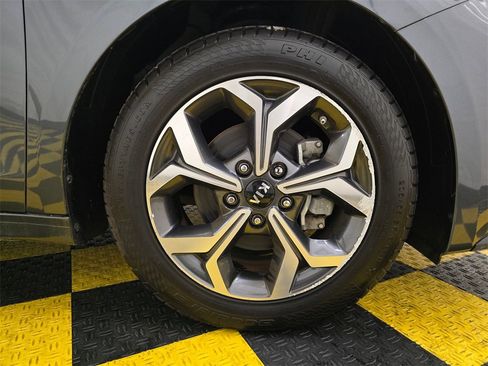 Used 2019 Kia Forte LXS image 10