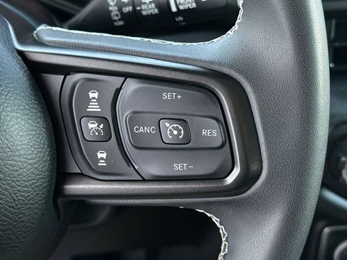 Used 2025 Jeep Wrangler Unlimited Rubicon AWD/4WD image 26