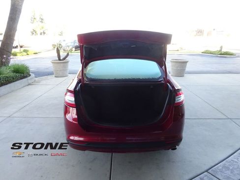 Used 2016 Ford Fusion SE image 30