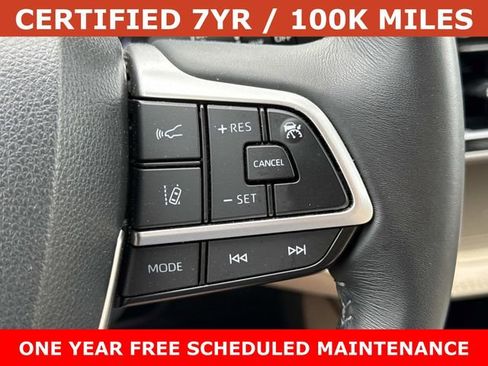 Used 2023 Toyota Highlander XLE AWD/4WD image 24