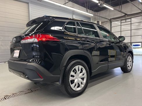 Used 2023 Toyota Corolla Cross L image 7