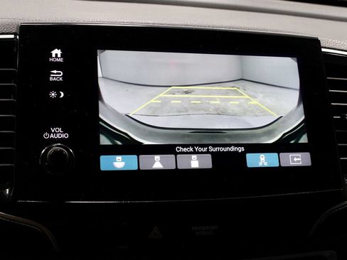 Used 2023 Honda Passport EX-L image 2