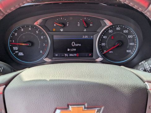 Used 2021 Chevrolet Traverse LT image 22