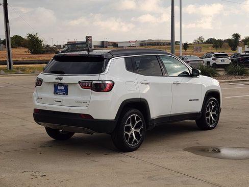 Used 2024 Jeep Compass Limited AWD/4WD image 5