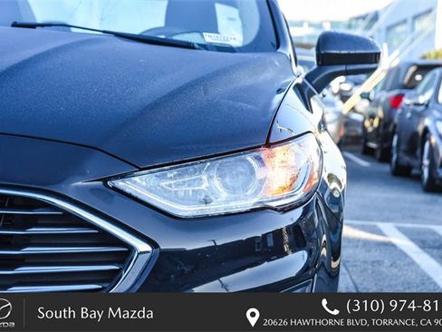 Used 2020 Ford Fusion SE image 4