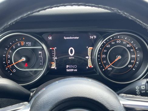 Used 2022 Jeep Wrangler Unlimited Sahara AWD/4WD image 20