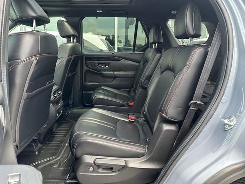 Used 2023 Honda Pilot TrailSport image 32