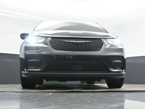 Used 2022 Chrysler Pacifica Touring-L w/ S Appearance Package image 46
