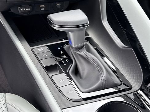 New 2025 Hyundai Elantra Limited image 25