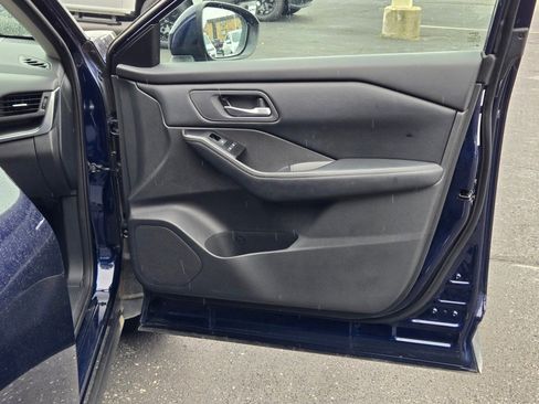 Used 2024 Nissan Rogue SV image 5