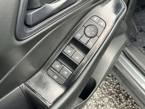 Used 2024 Nissan Rogue S image 19