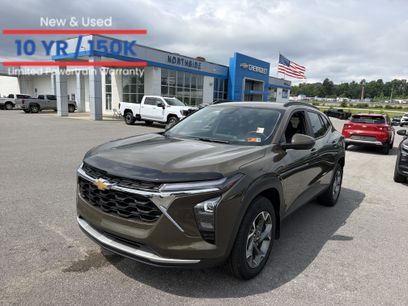 Used 2024 Chevrolet Trax LT w/ Driver Confidence Package