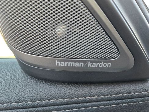 Used 2020 BMW 740i w/ Premium Package image 27