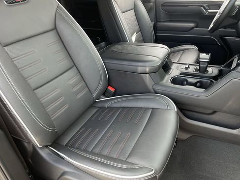 Used 2025 GMC Sierra 1500 AT4X image 28