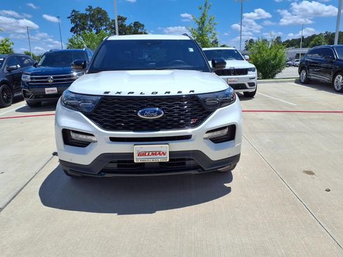 Used 2024 Ford Explorer ST w/ Equipment Group 401A AWD/4WD image 2