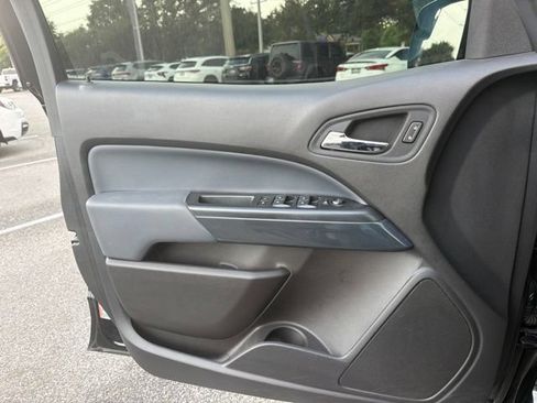 Used 2022 Chevrolet Colorado Z71 w/ Z71 Midnight Edition AWD/4WD image 10