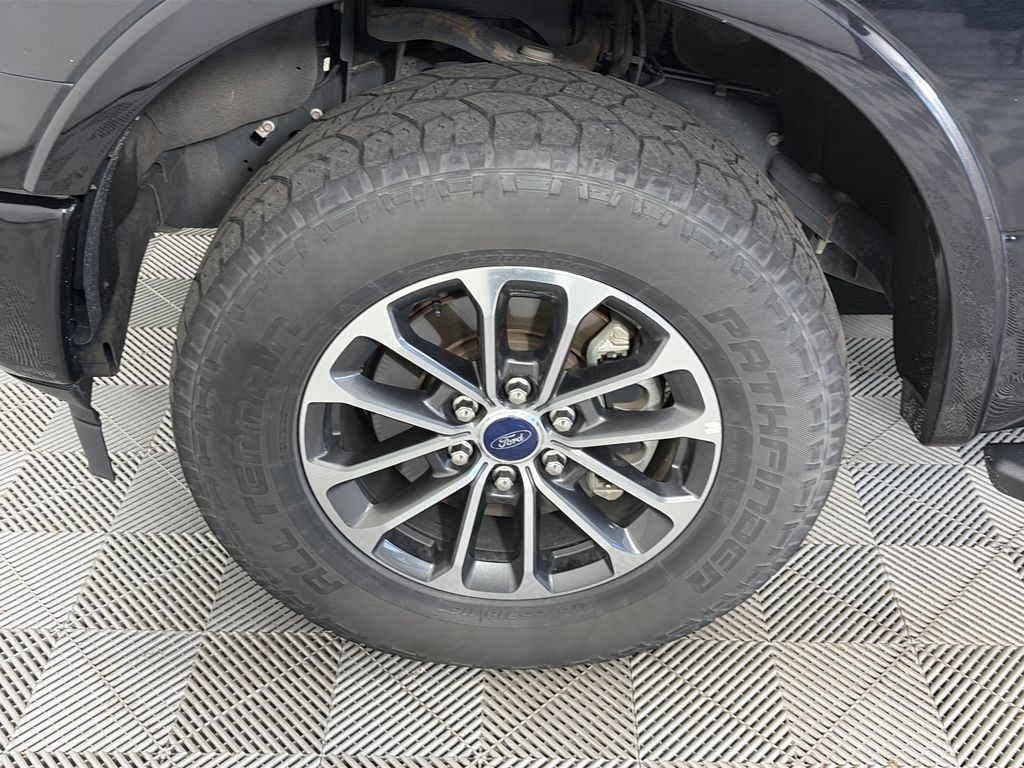 Used 2019 Ford F150 XLT w/ Equipment Group 302A Luxury AWD/4WD image 8