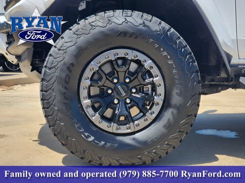 Certified 2025 Ford Bronco Raptor w/ Interior Carbon Fiber Pack AWD/4WD image 7