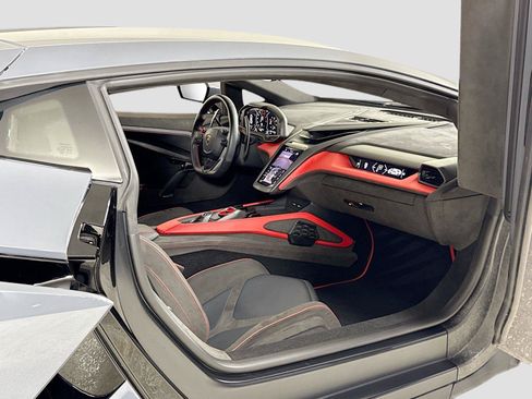 Used 2024 Lamborghini Revuelto AWD/4WD image 25