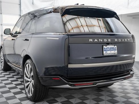 Used 2025 Land Rover Range Rover SE AWD/4WD image 6