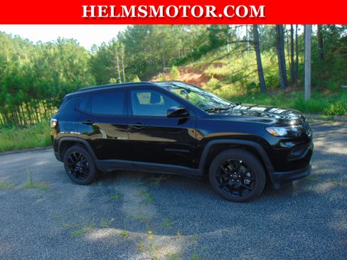 Certified 2025 Jeep Compass Latitude w/ Convenience Group AWD/4WD image 8