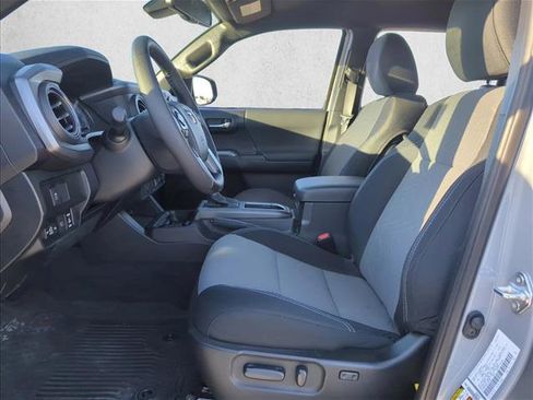 Used 2021 Toyota Tacoma TRD Sport image 10