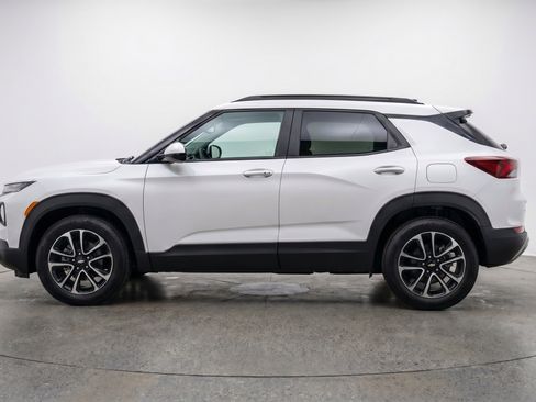 Used 2025 Chevrolet TrailBlazer LT AWD/4WD image 5