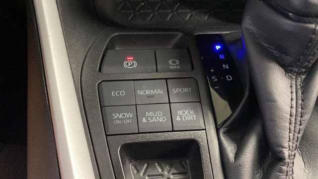 Used 2023 Toyota RAV4 LE AWD/4WD image 19