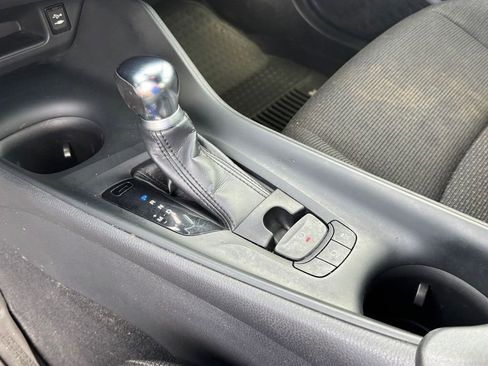 Used 2019 Toyota C-HR LE FWD image 20