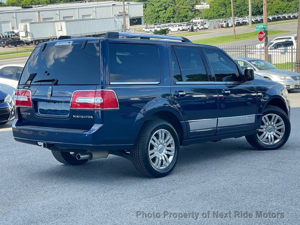 Used 2011 Lincoln Navigator 2WD image 2