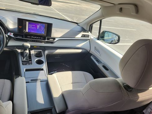 Certified 2026 Toyota Sienna LE FWD image 14