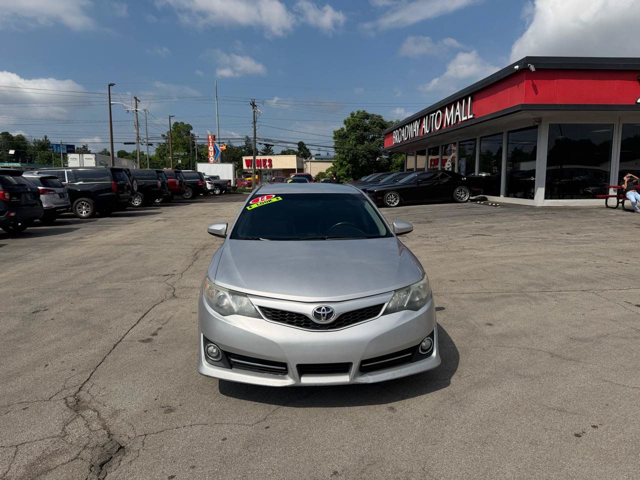Used 2014 Toyota Camry SE w/ Fleet Convenience Package FWD image 8