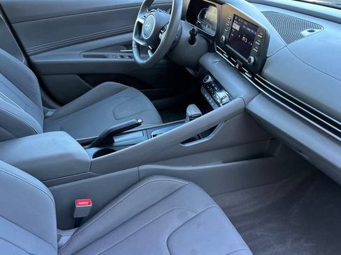 Used 2025 Hyundai Elantra Sport FWD image 16