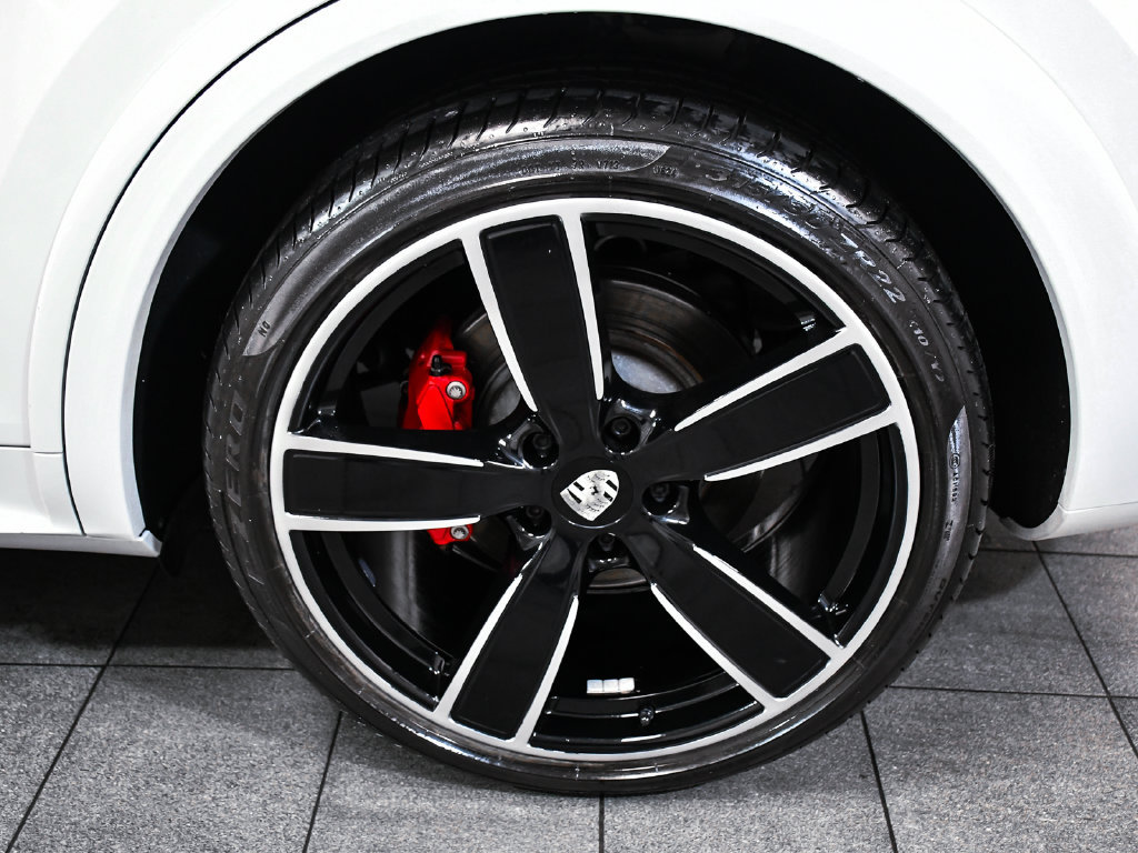Used 2021 Porsche Cayenne GTS w/ Premium Package Plus AWD/4WD image 8