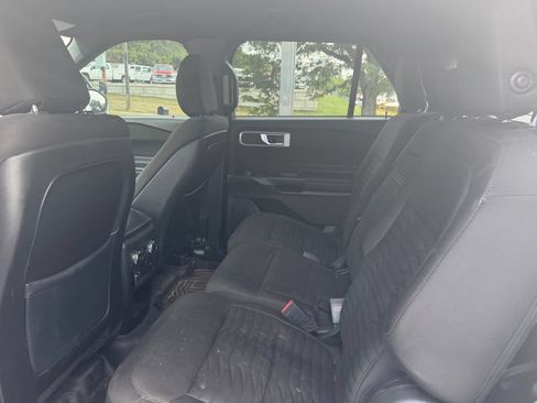 Used 2020 Ford Explorer XLT w/ Comfort Package AWD/4WD image 11