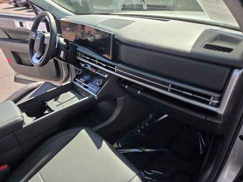 Certified 2025 Hyundai Santa Fe SEL image 21