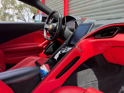Used 2023 Ferrari Roma RWD image 23