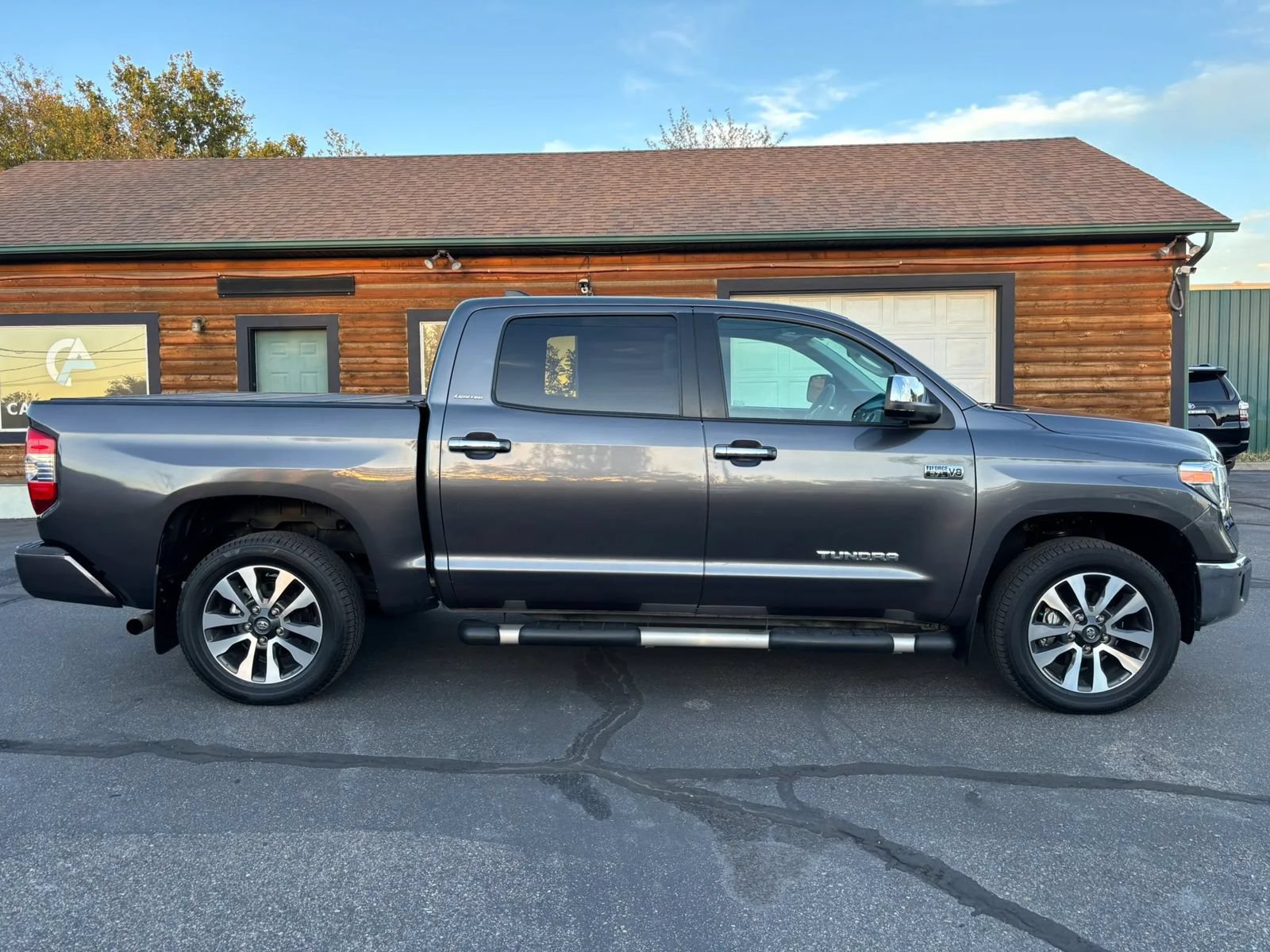 Used 2021 Toyota Tundra Limited w/ Limited Premium Package AWD/4WD image 8